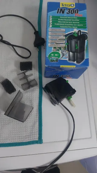 Tortuguera de cristal y plástico