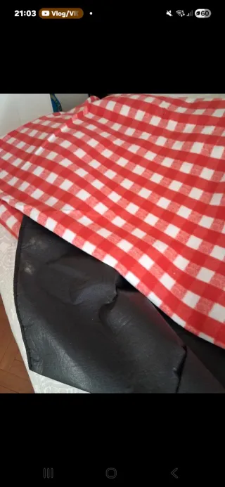 Manta de campo a cuadros roja y blanca