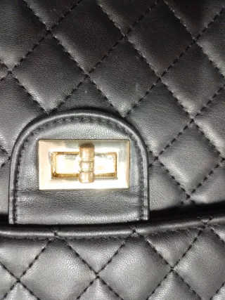 Borsa donna trapuntata con tracolla a catena