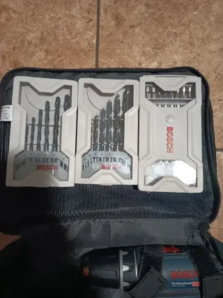 TALADRO ATORNILLADOR  BOSCH PROFESIONAL A BATERÍA