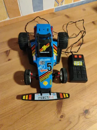 Coche RC Michelin Olivetti 5