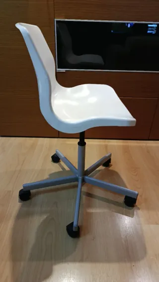 Silla de estudio Ikea blanca
