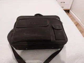 Maletín portátil negro