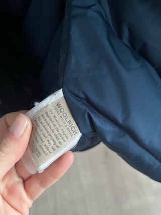 Abrigo Woolrich Negro con Capucha y Pelo