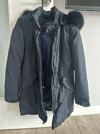 Abrigo Woolrich Negro con Capucha y Pelo