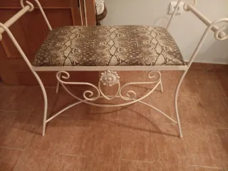 Banco de hierro forjado con tapizado