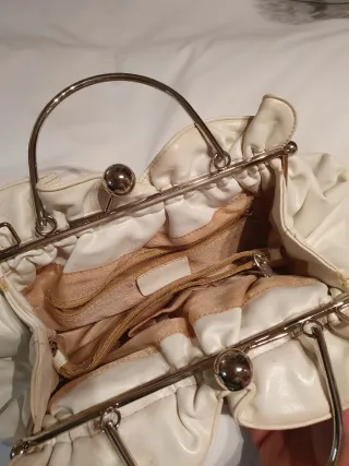 Bolso blanco estilo culo