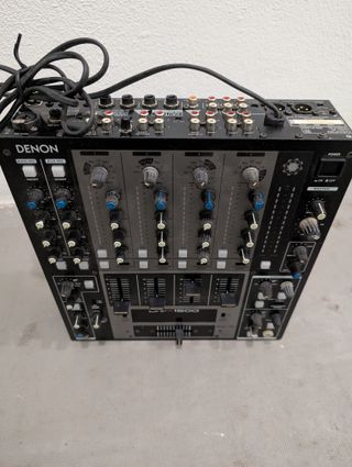 Mesa de mezclas Denon DN-X1500