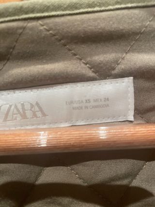Chaqueta acolchada Zara verde oliva