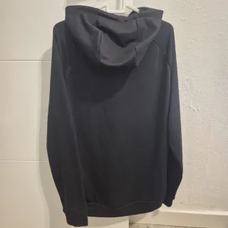 Sudadera Nike Dri-FIT con logo Swoosh