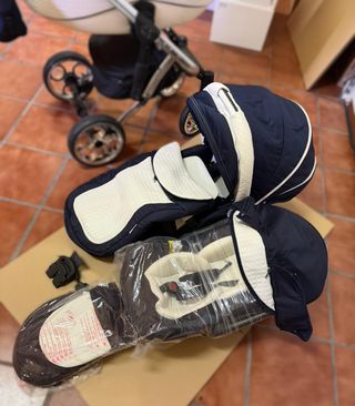 Silla de paseo Baby Monsters azul y blanco