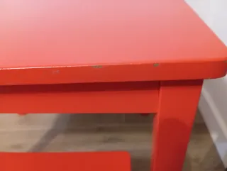 Scrivania per bambini rossa