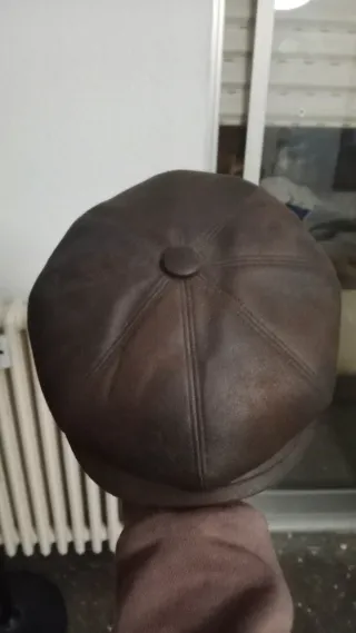 Boina de cuero marrón