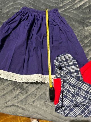 Traje arrantzale azul y rojo