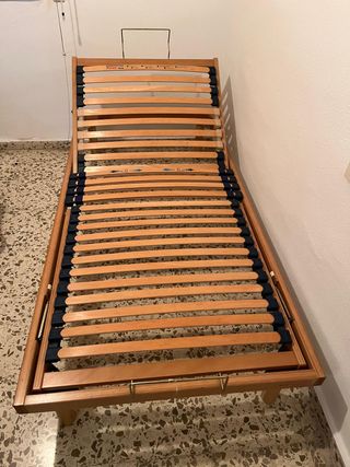 Cama articulada de madera