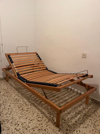 Cama articulada de madera