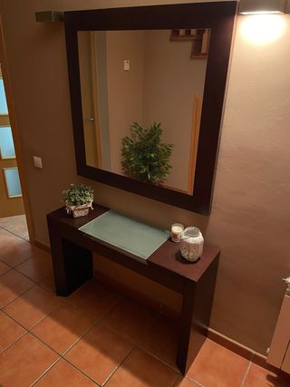 Mueble recibidor y espejo madera y cristal