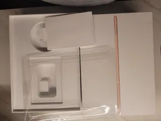 iPad 6 Oro Rosa 32GB + Funda