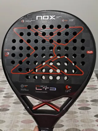 Pala Pádel AT10 LTD 2023