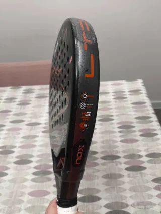 Pala Pádel AT10 LTD 2023