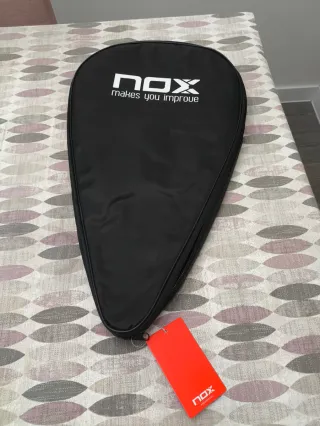 Pala Pádel AT10 LTD 2023