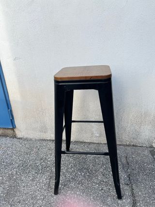 Taburete alto madera y metal negro