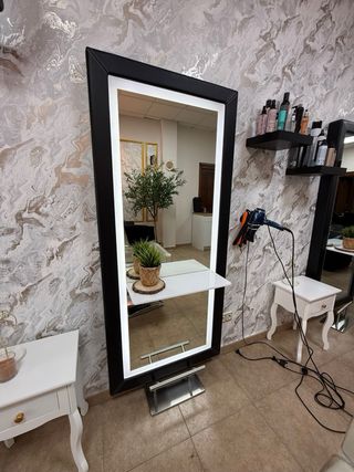 Espejo tocador peluquería iluminado