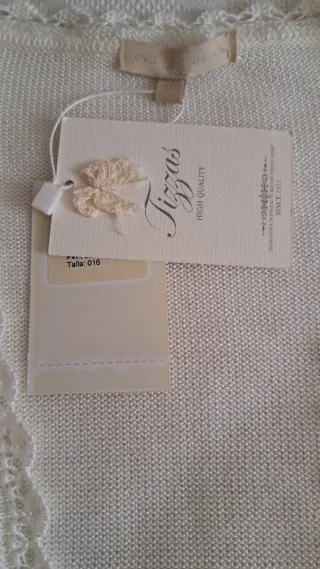 Chaqueta Bolero Niña Tizzas beige.