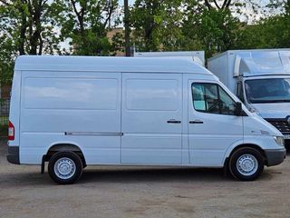 Alquiler por dias furgoneta Mercedes Sprinter