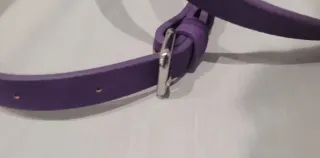 BOLSO MORADO CON TACHUELAS PARFOIS.