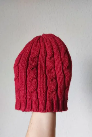 Gorro de lana rojo