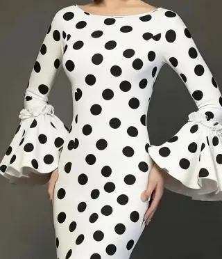 Vestido Flamenca Lunares Blanco y Negro