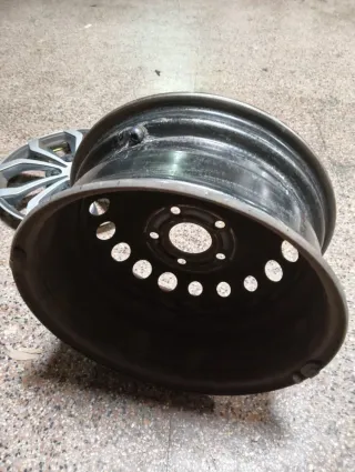 4 Llantas 15 Renault Megane 3 + 2 tapacubos