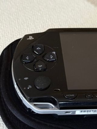PSP 1004 Negra + 4 Juegos