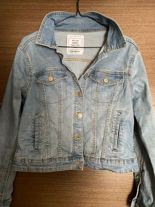 Cazadora vaquera PULL AND BEAR Talla S CHICA