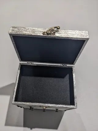 Joyero con cajones y cierre