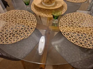 Mesa cristal redonda y 4 sillas