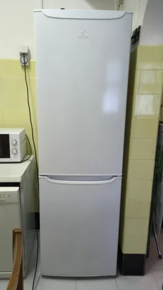 Nevera Indesit Blanca
