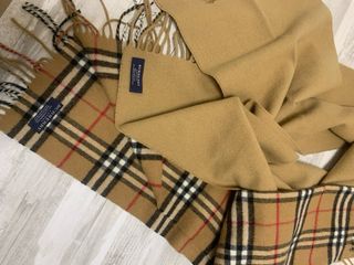 2 Bufandas Burberry Originales: Beige y Cuadros