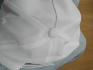 Gorra TotalEnergies Blanca Ajustable