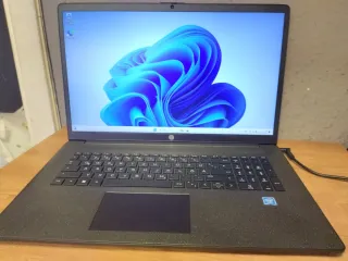 Portátil HP 17,3 N4120 8GB 256GB SSD Nuevo