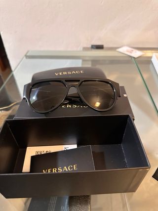 Gafas de Sol Versace Negras y Doradas