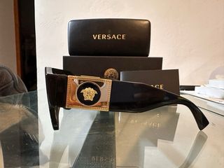 Gafas de Sol Versace Negras y Doradas