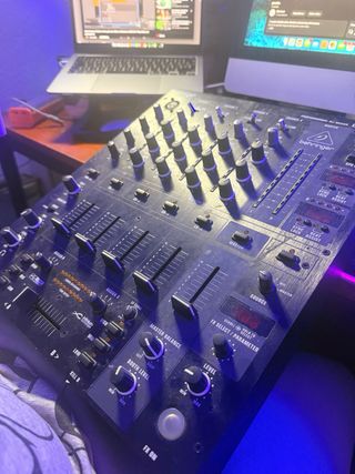 Mesa de mezclas Behringer DJX900USB