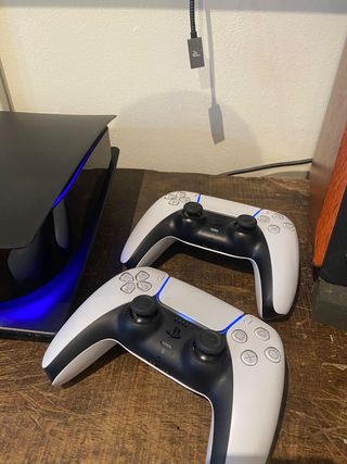 PS5 lector + 2TB Extra + 2 Mandos