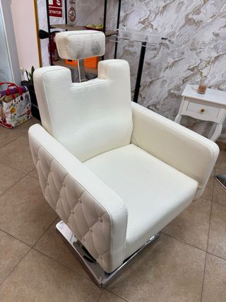 Sillón de peluquería blanco