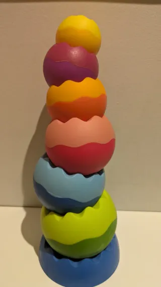 Torre apilable Tobbles para bebés