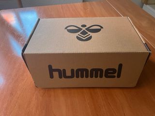 Zapatillas Hummel Beige y Blancas