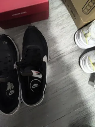 Zapatillas Nike Negras y Blancas