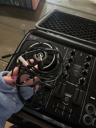 Controlador DJ Pioneer DDJ-200